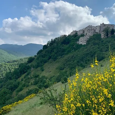 Al Castello Di Elcito 度假居 新塞韦里诺马尔凯