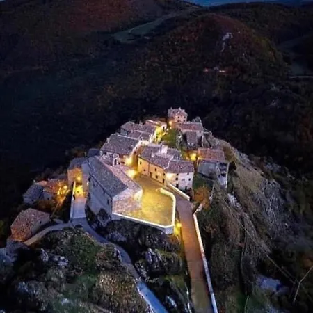Al Castello Di Elcito