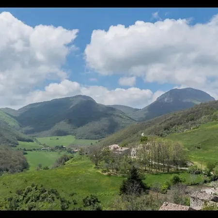 Semesterbostad Al Castello Di Elcito San Severino Marche