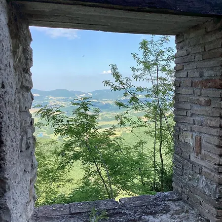 Al Castello Di Elcito * 新塞韦里诺马尔凯
